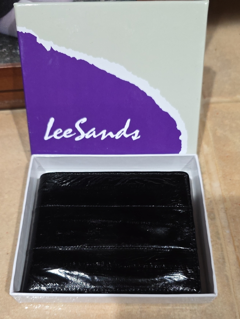 LeeSands Men’s Black Eel Skin Card Bifold Wallet